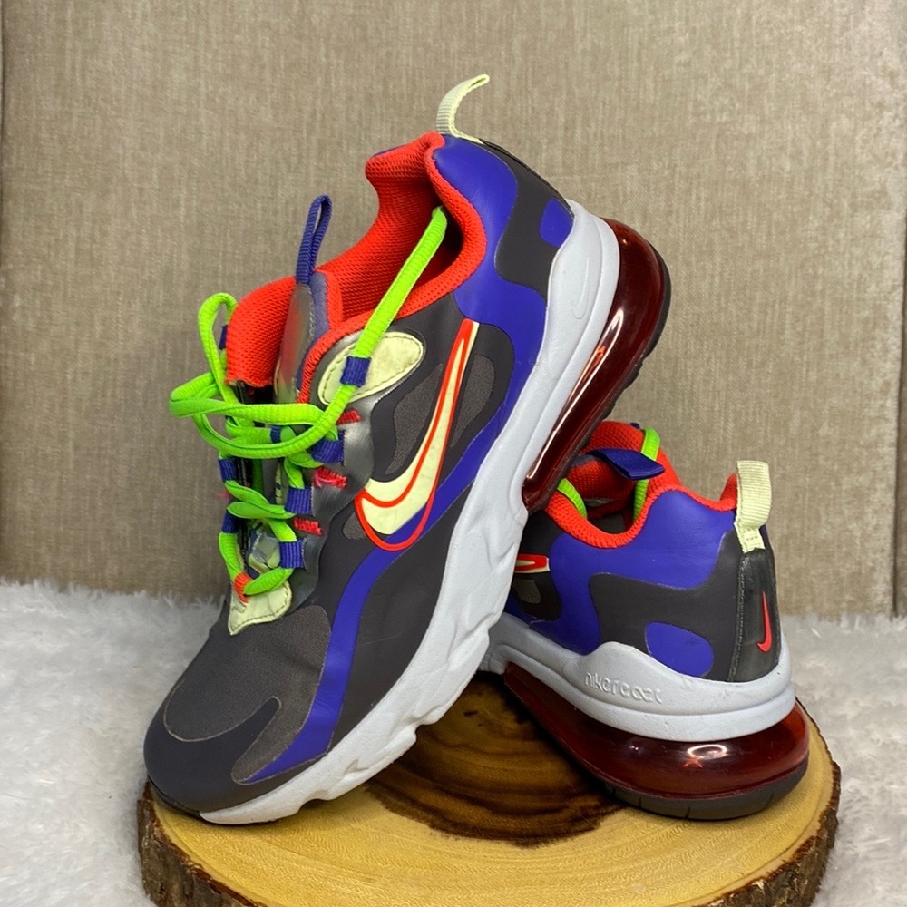 Nike AIR MAX 270 REACT